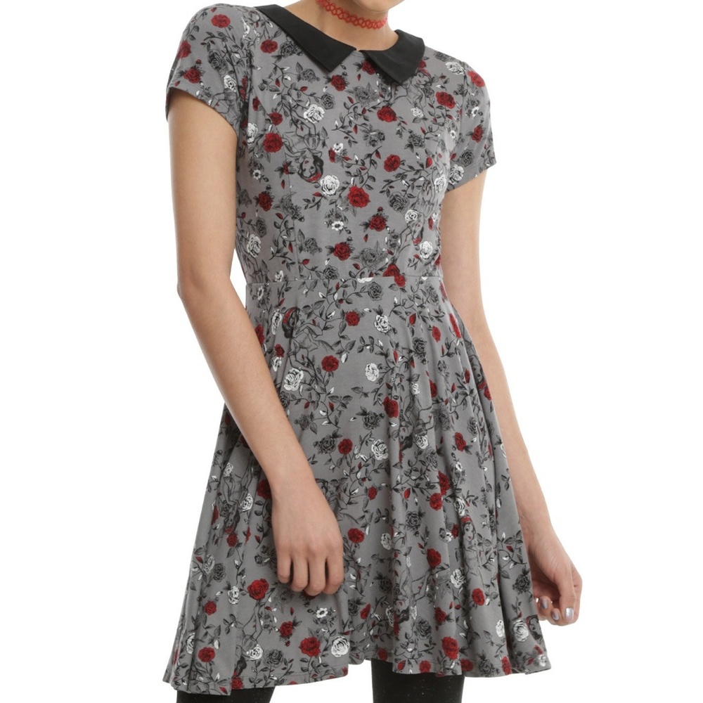 Disney Snow White And The Seven Dwarfs Dress Small
